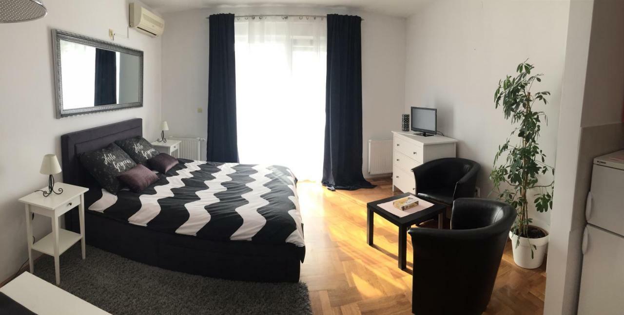 Studio Apartman Lara *** Osijek Extérieur photo